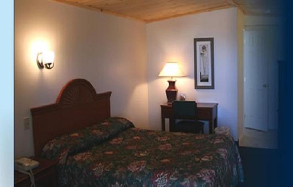 Four Seasons Motel Malone Szoba fotó