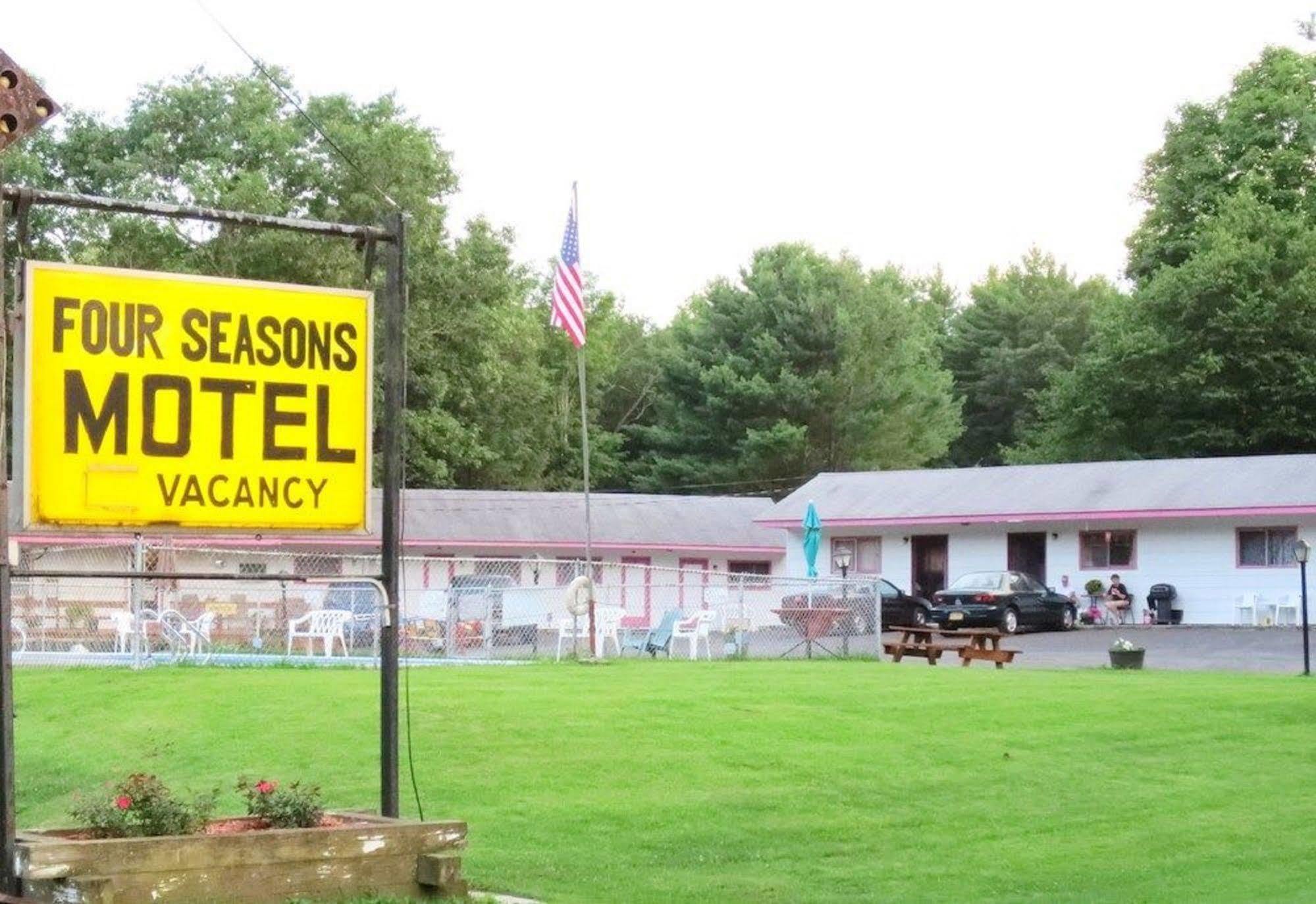 Four Seasons Motel Malone Kültér fotó